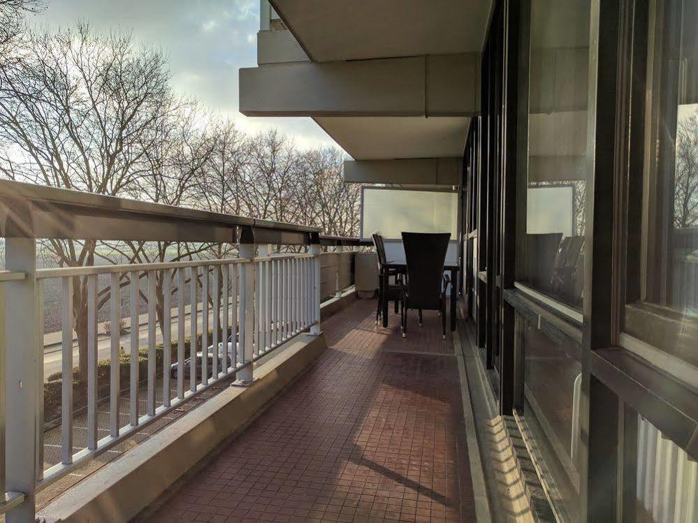 Mewo - In Der Messestadt Appartement Keulen
